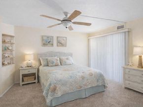 7263 Camino Degrazia 33, San Diego CA 92111