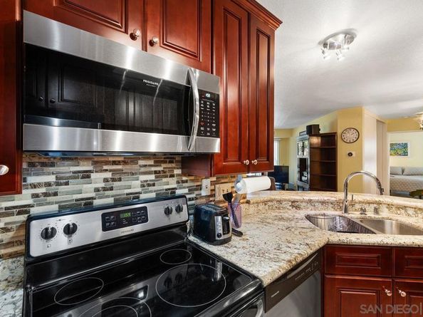 7263 Camino Degrazia 33, San Diego CA 92111