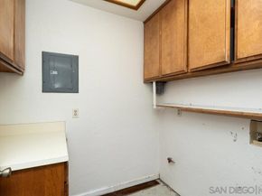 175 E Washington Ave., El Cajon CA 92020