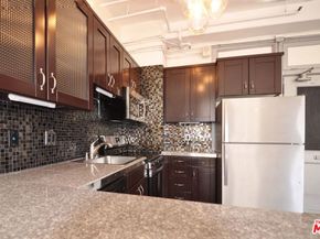 215 W 7th Street 907, Los Angeles CA 90014