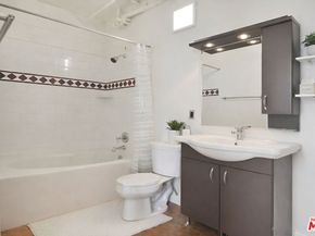 215 W 7th Street 907, Los Angeles CA 90014