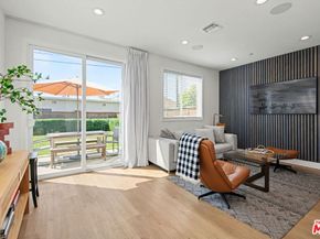 1207 N Commonwealth Avenue, Los Angeles CA 90029