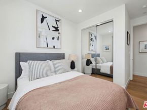 1207 N Commonwealth Avenue, Los Angeles CA 90029