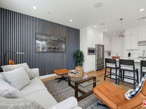 1207 N Commonwealth Avenue, Los Angeles CA 90029