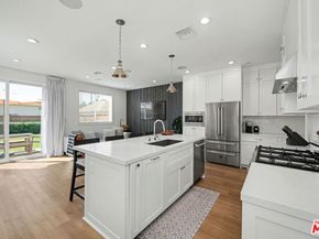 1207 N Commonwealth Avenue, Los Angeles CA 90029