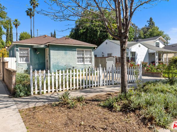 425 W Riverside Drive, Burbank CA 91506