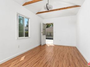 425 W Riverside Drive, Burbank CA 91506