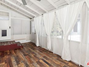 425 W Riverside Drive, Burbank CA 91506