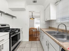 425 W Riverside Drive, Burbank CA 91506
