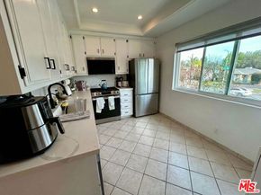 5139 Balboa Boulevard 2, Encino CA 91316