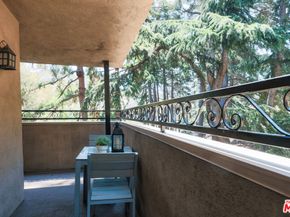 6700 Hillpark Drive 204, Los Angeles CA 90068