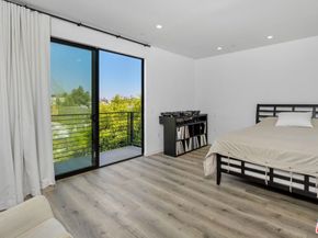 4724 N Village Court Lane, Valley Village CA 91607