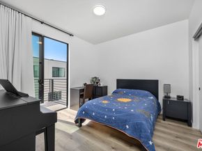 4724 N Village Court Lane, Valley Village CA 91607