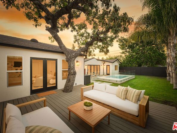 3953 S Victoria Avenue, View Park CA 90008