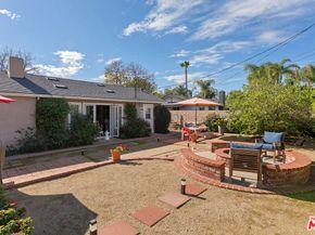 22301 Leadwell Street, Canoga Park CA 91303