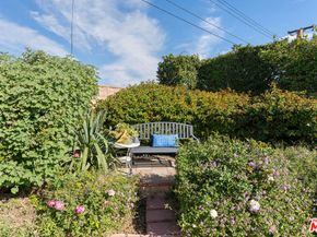 22301 Leadwell Street, Canoga Park CA 91303