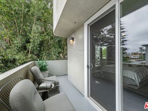 1516 Hi Point Street 101, Los Angeles CA 90035