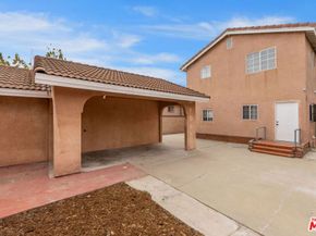 1060 Mcfarland Avenue, Wilmington CA 90744