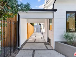 2931 S Bronson Avenue, Los Angeles CA 90018