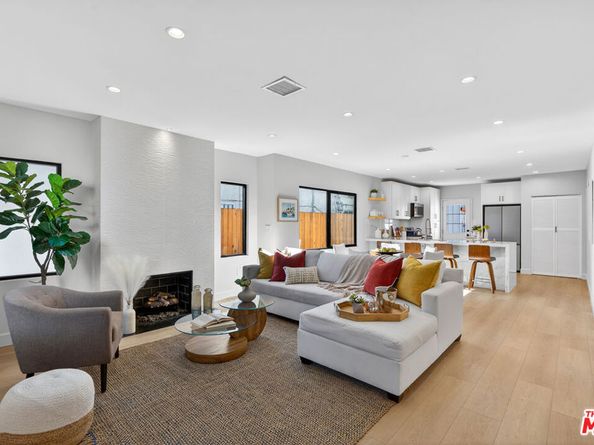 2931 S Bronson Avenue, Los Angeles CA 90018