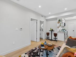 2931 S Bronson Avenue, Los Angeles CA 90018