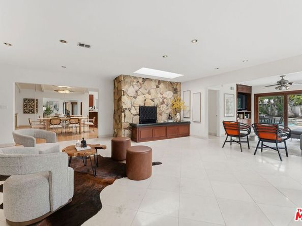 6304 W 79th Street, Los Angeles CA 90045