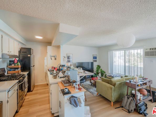 1818 Ripple Street, Los Angeles CA 90039