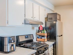 1818 Ripple Street, Los Angeles CA 90039