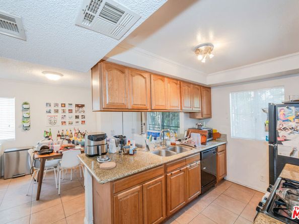 1818 Ripple Street, Los Angeles CA 90039