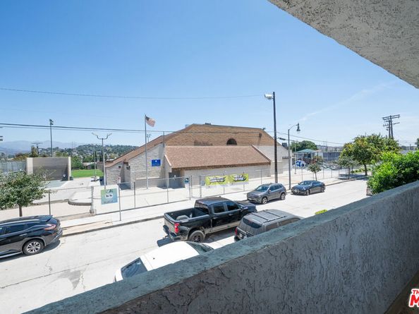 1818 Ripple Street, Los Angeles CA 90039