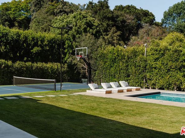 13164 Boca De Canon Lane, Los Angeles CA 90049