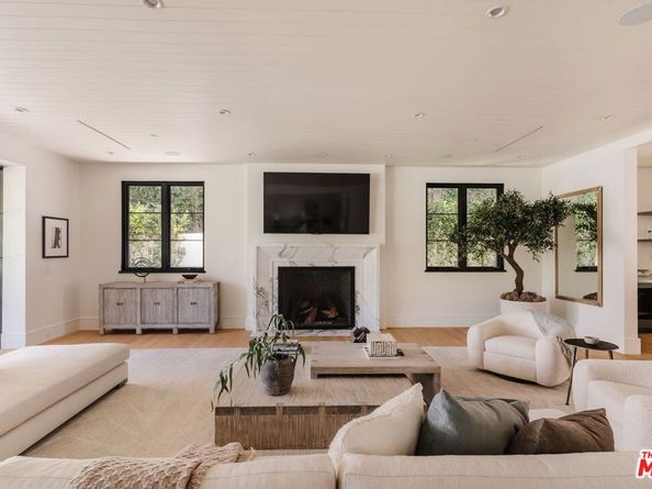 13164 Boca De Canon Lane, Los Angeles CA 90049