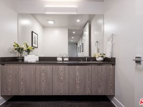411 S Hamel Road 205, Los Angeles CA 90048