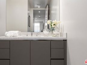 411 S Hamel Road 205, Los Angeles CA 90048