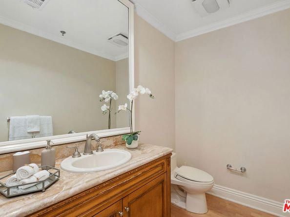 11840 Dorothy Street 202, Los Angeles CA 90049