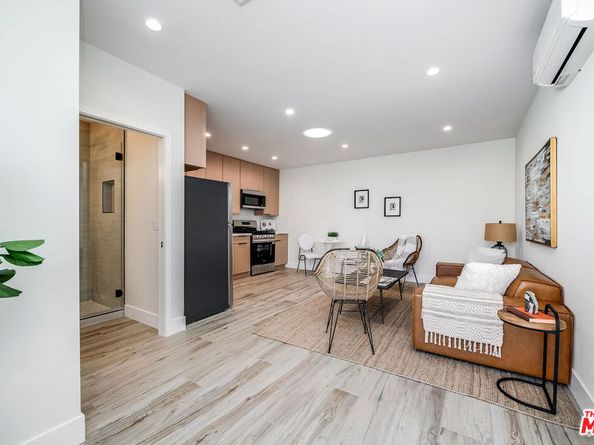 1237 N Whitnall Highway, Burbank CA 91505