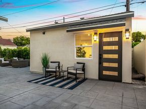1237 N Whitnall Highway, Burbank CA 91505
