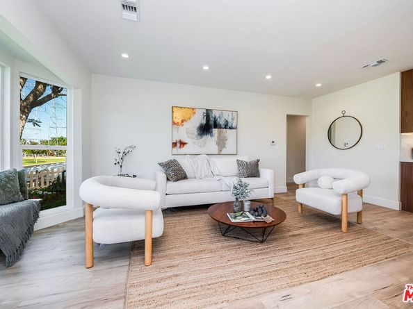 1237 N Whitnall Highway, Burbank CA 91505