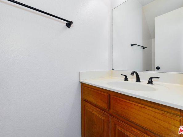 523 Manchester Terrace 5, Inglewood CA 90301