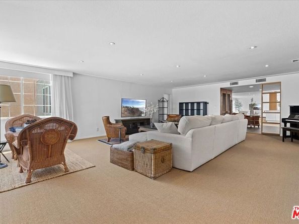 5050 Coldwater Canyon Avenue 310, Sherman Oaks CA 91423