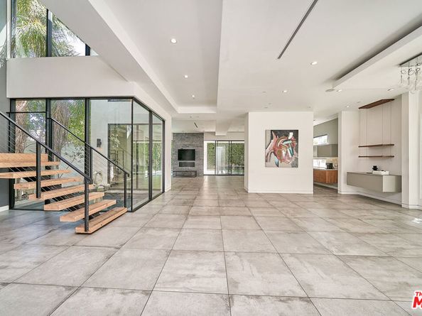 458 S Mansfield Avenue, Los Angeles CA 90036