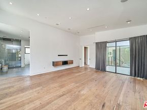 458 S Mansfield Avenue, Los Angeles CA 90036