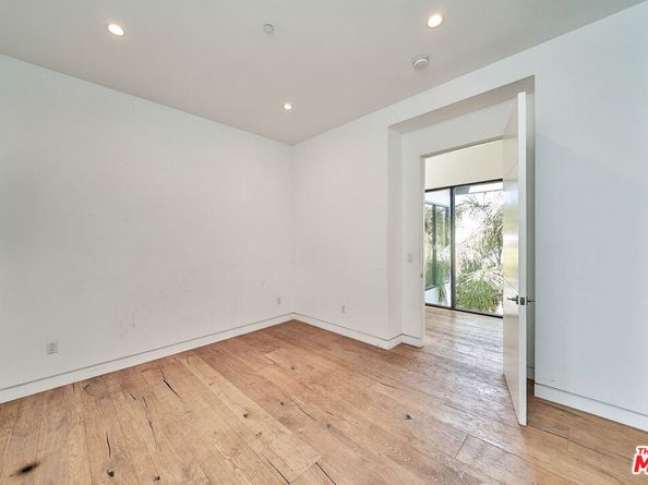 458 S Mansfield Avenue, Los Angeles CA 90036