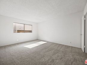 5400 Newcastle Avenue 66, Encino CA 91316