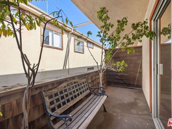 5400 Newcastle Avenue 66, Encino CA 91316