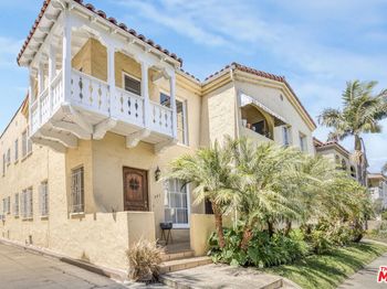 347 N Curson Avenue