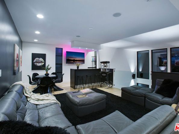 14835 Valley Vista Boulevard, Sherman Oaks CA 91403