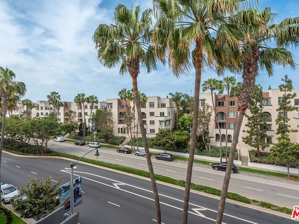 5831 Seawalk Drive 240, Playa Vista CA 90094