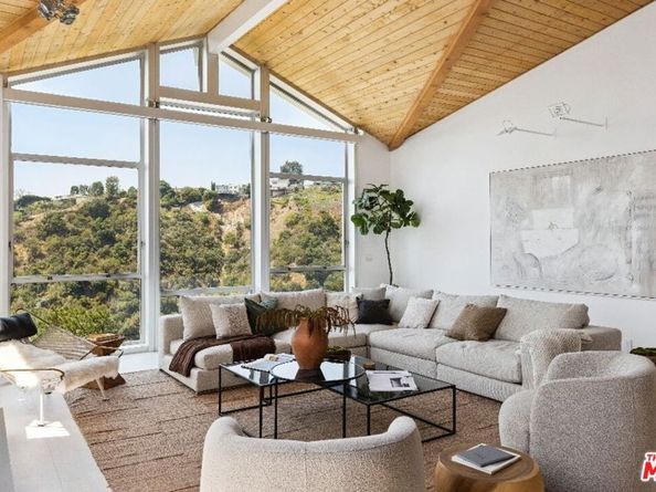 1063 Stradella Road, Los Angeles CA 90077
