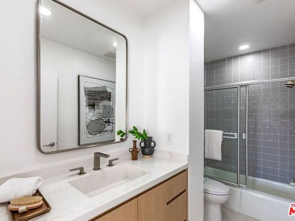 1063 Stradella Road, Los Angeles CA 90077